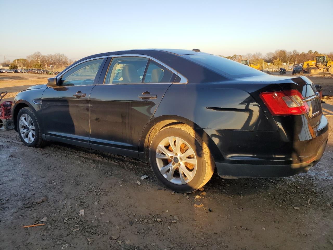 2011 Ford Taurus - Image 2