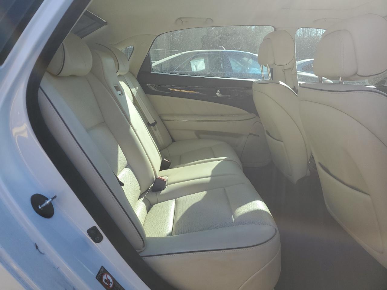 2014 Hyundai Equus - Image 10