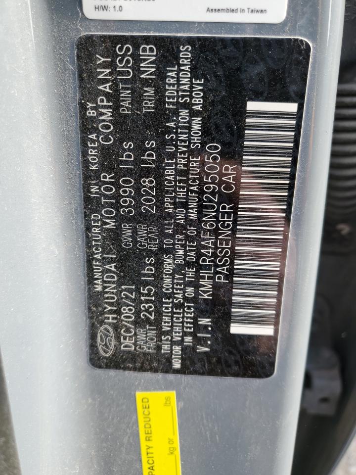 2022 Hyundai Elantra - Image 12