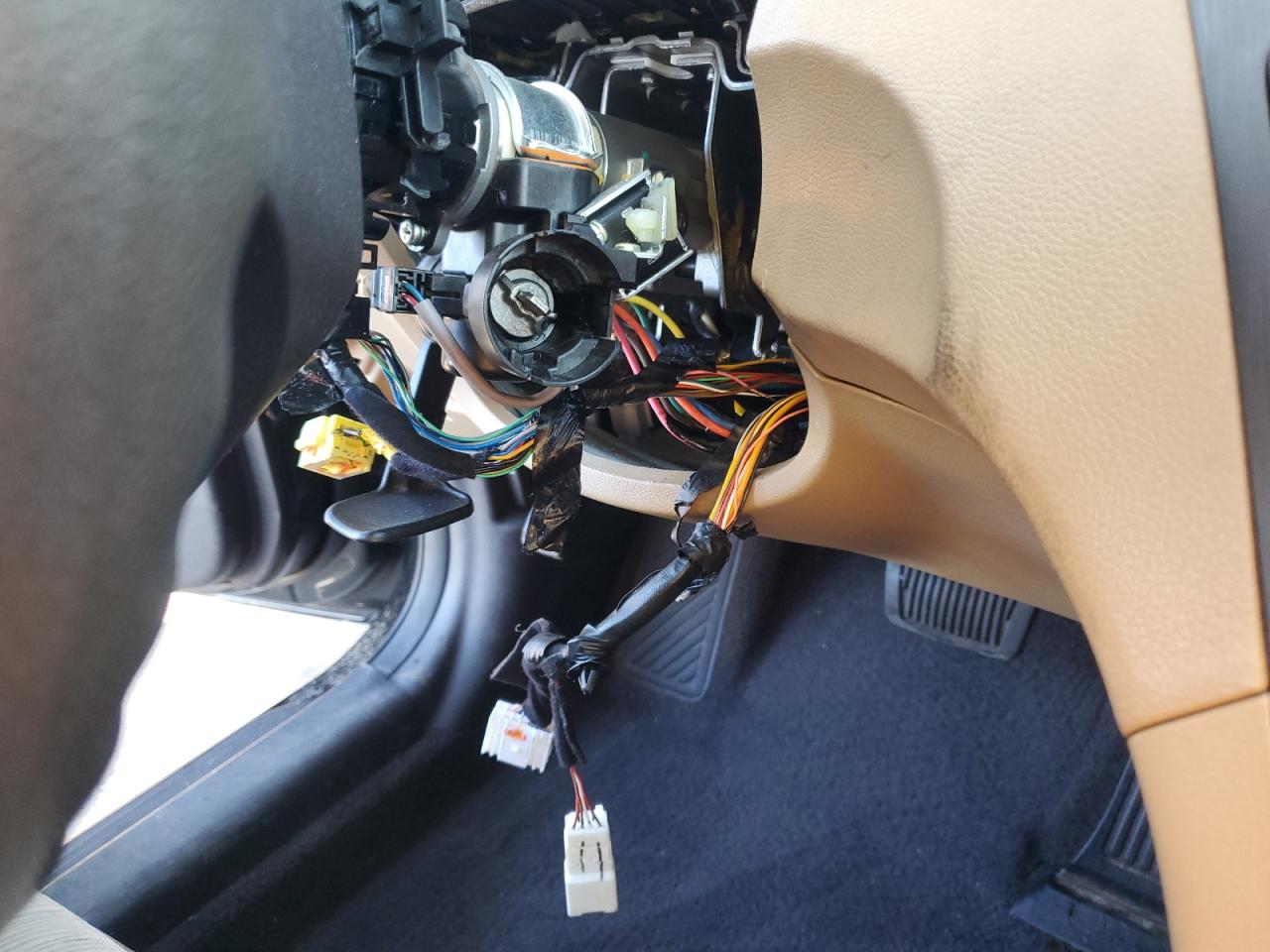 2013 Hyundai Sonata - Image 12