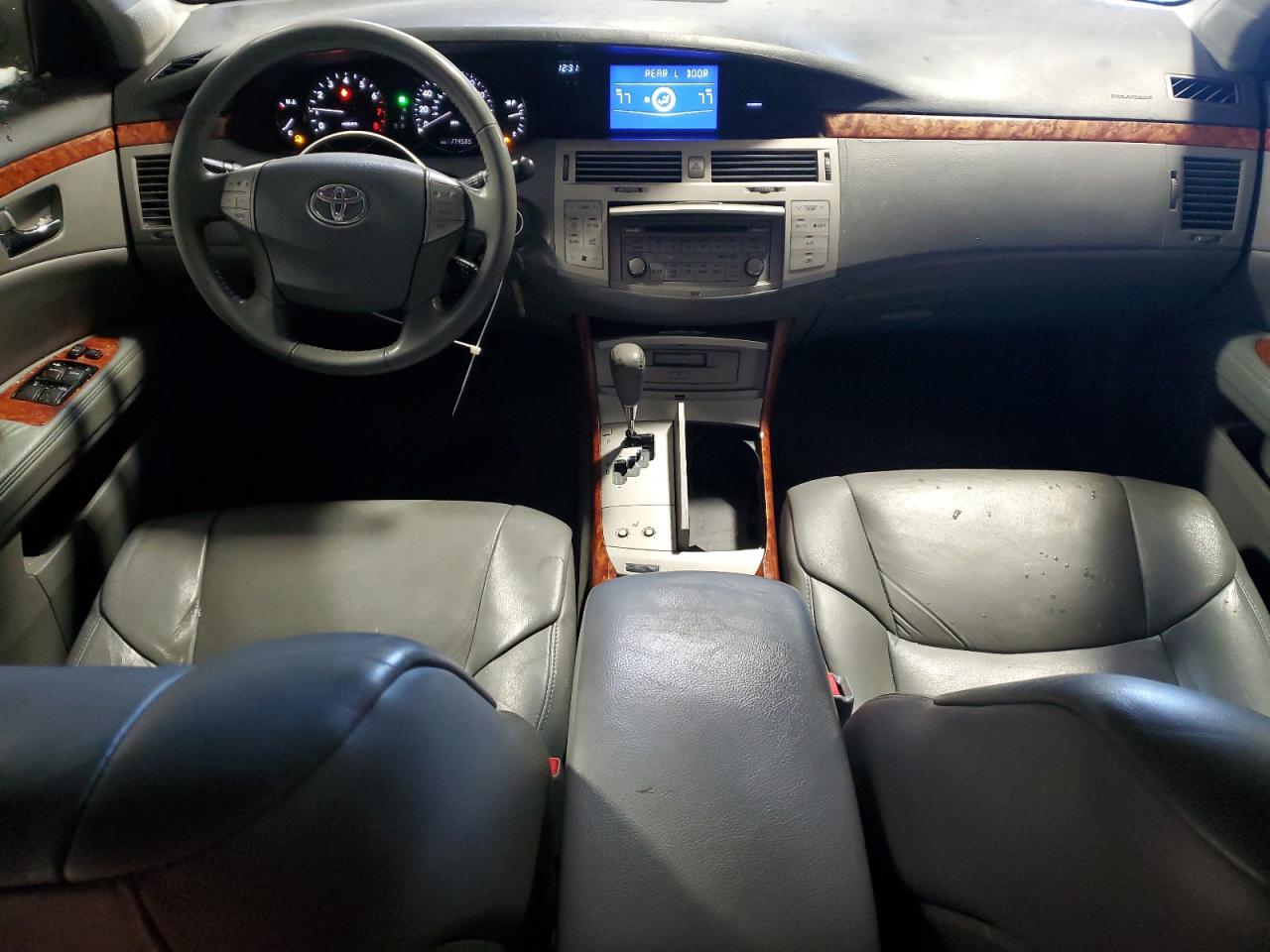 2006 Toyota Avalon - Image 8