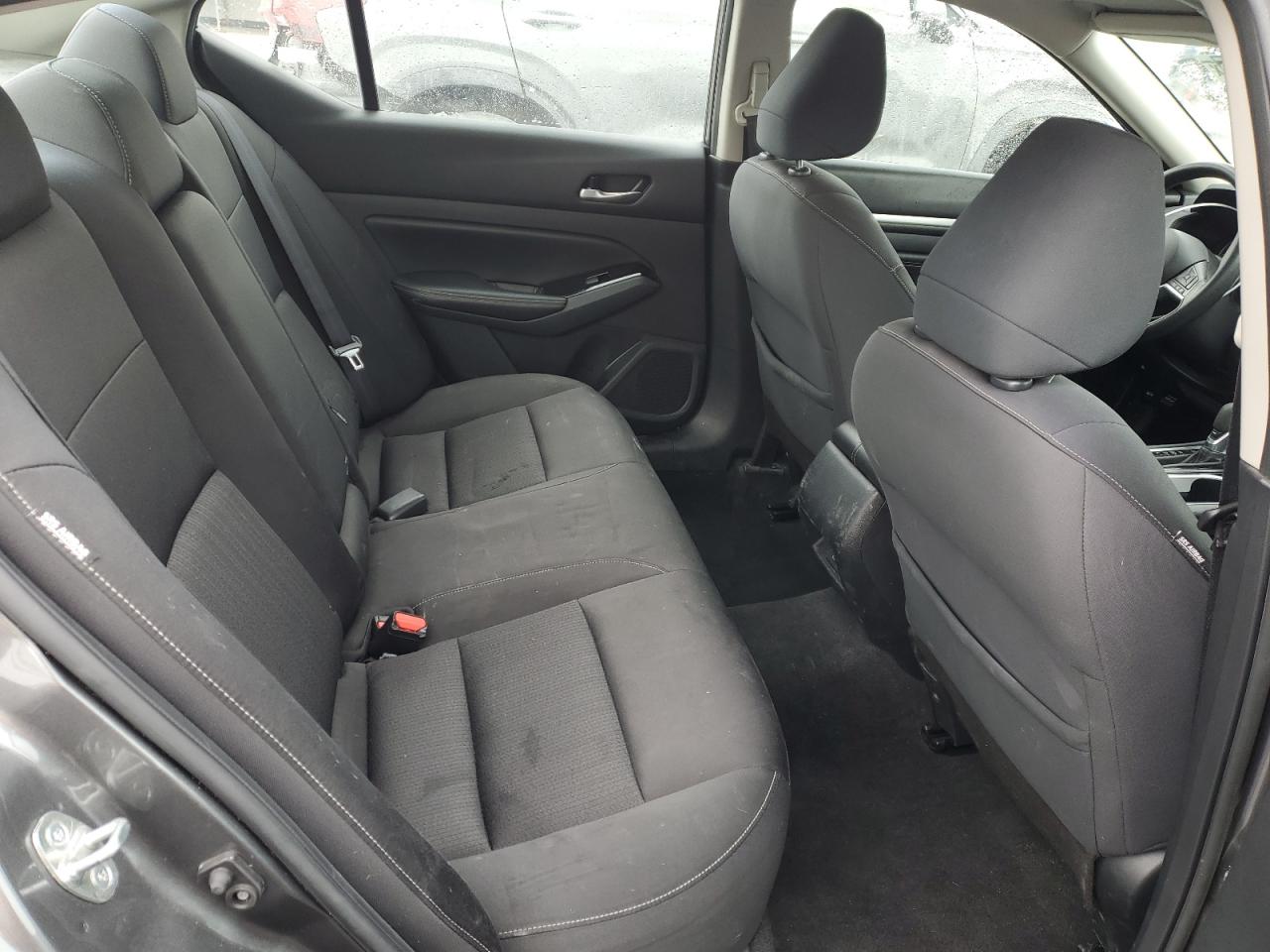 2021 Nissan Altima - Image 10