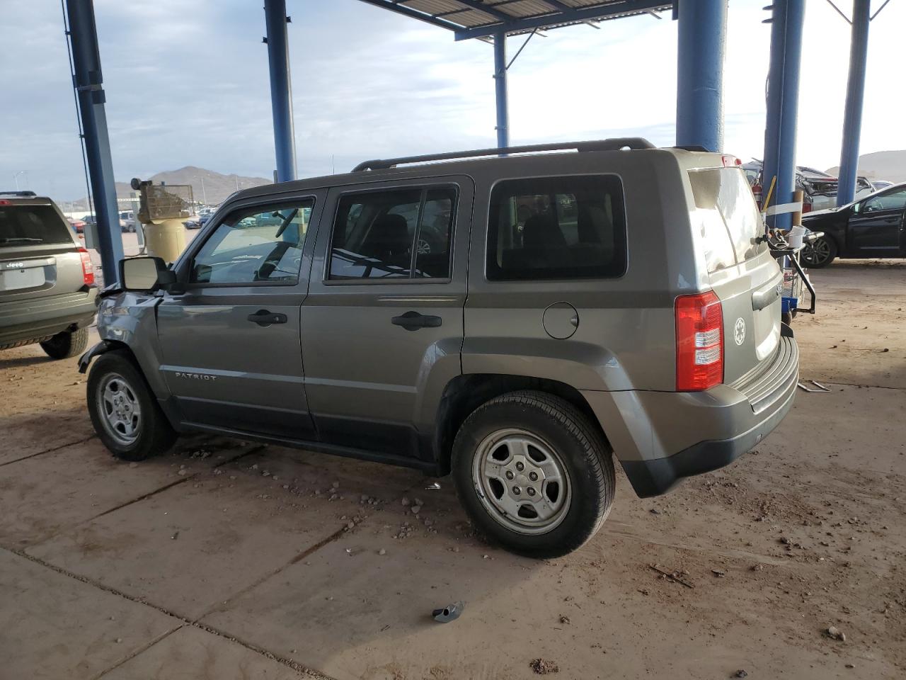2014 Jeep Liberty (Patriot) - Image 2