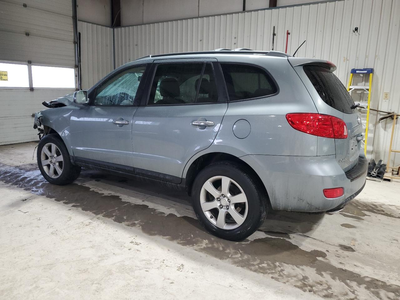 2009 Hyundai Santa Fe - Image 2