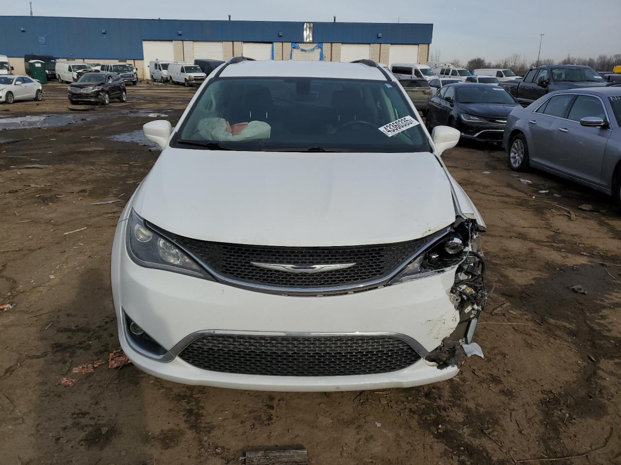 2018 Chrysler Pacifica - Image 5