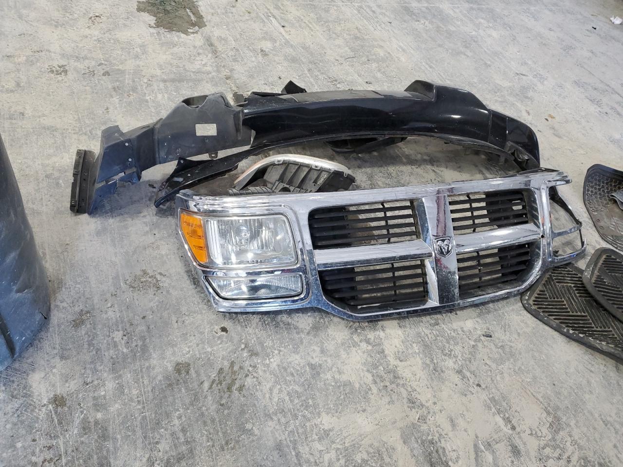 2010 Dodge Nitro - Image 13