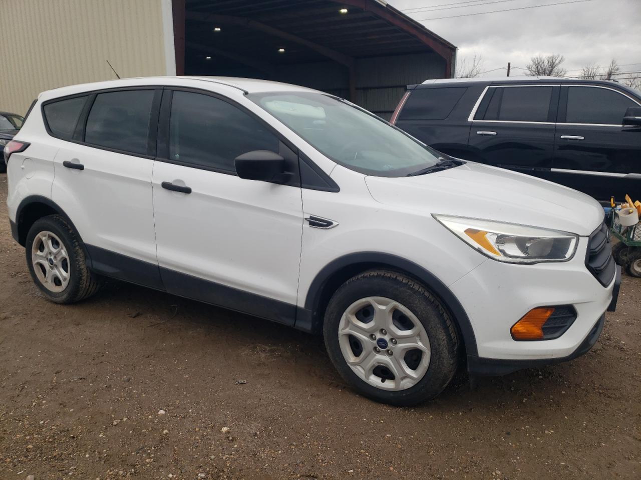 VIN 1FMCU0F7XHUE35128 2017 FORD ESCAPE no.4