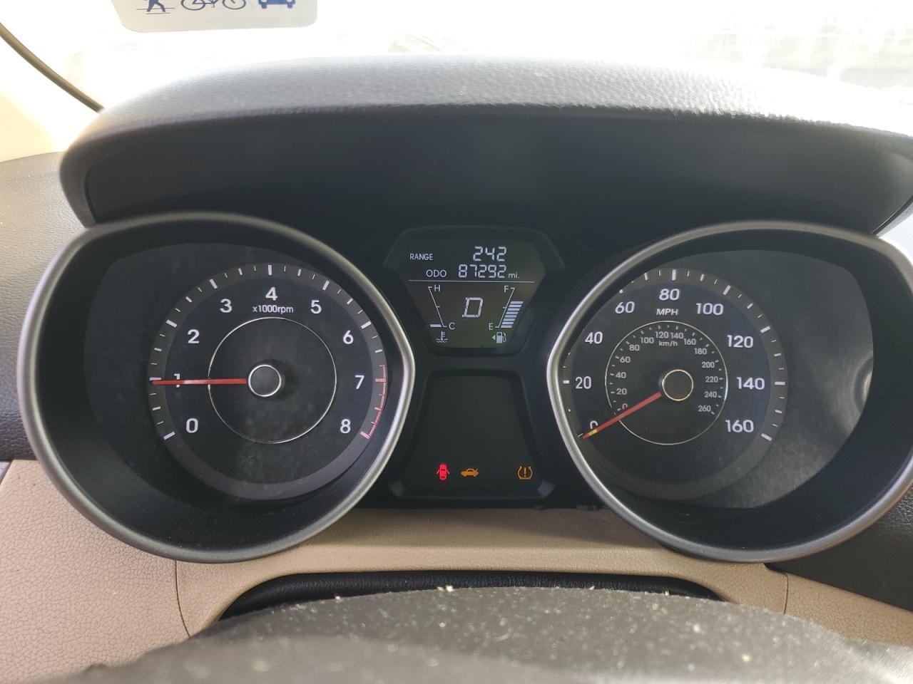 2013 Hyundai Elantra - Image 9