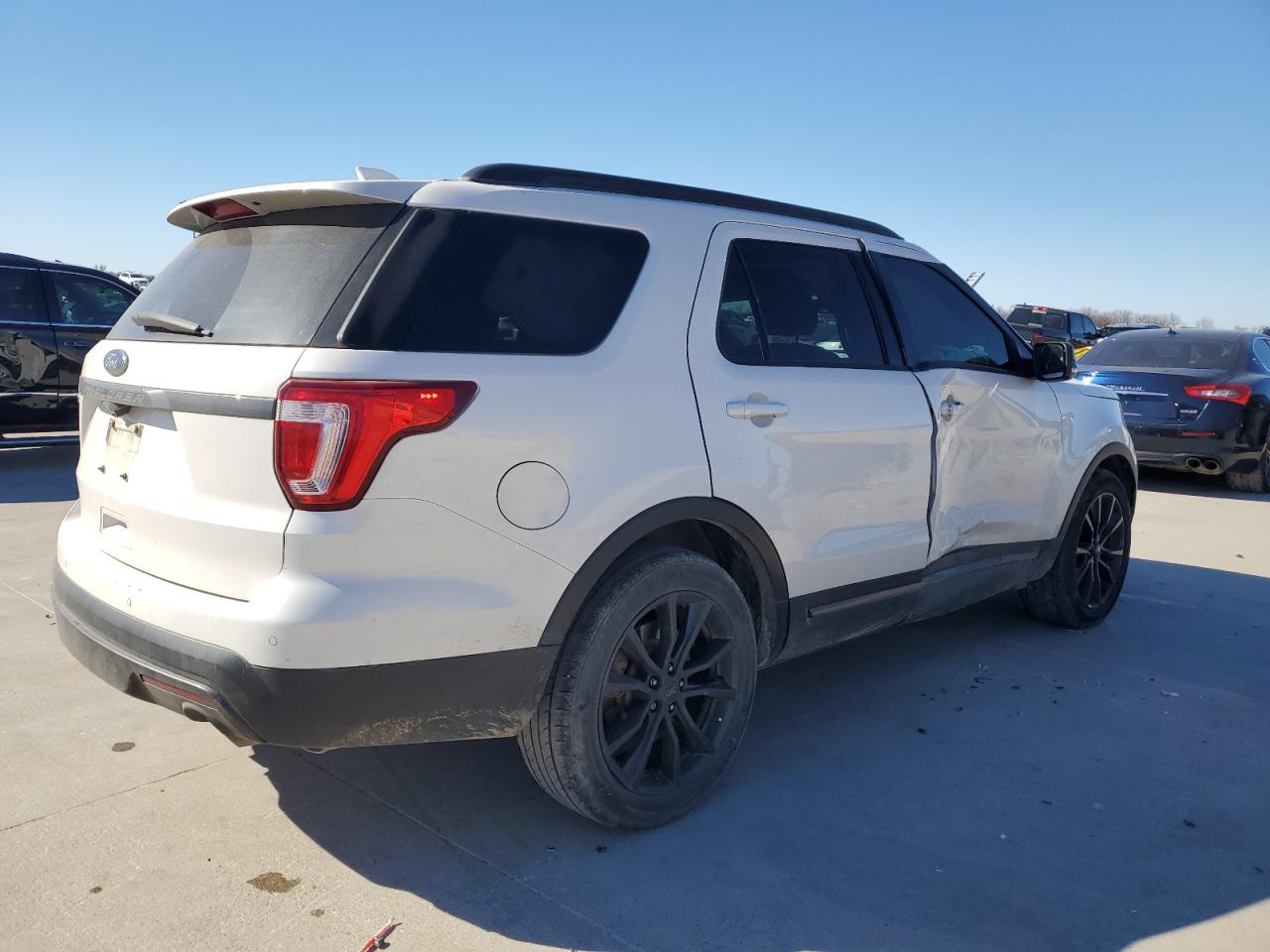 2017 Ford Explorer - Image 3
