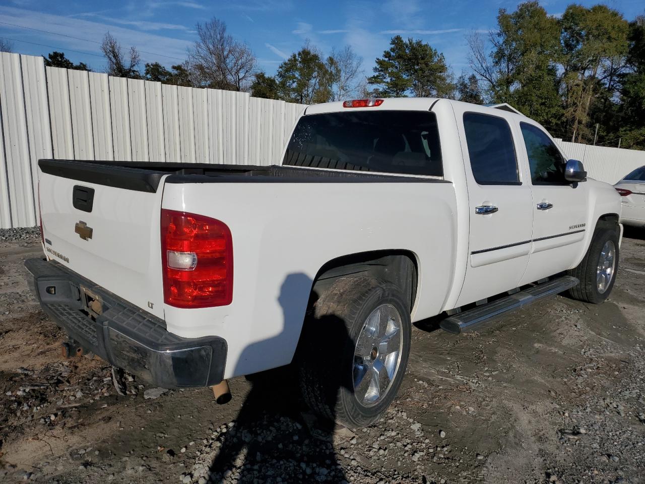 2011 Chevrolet Silverado - Image 3