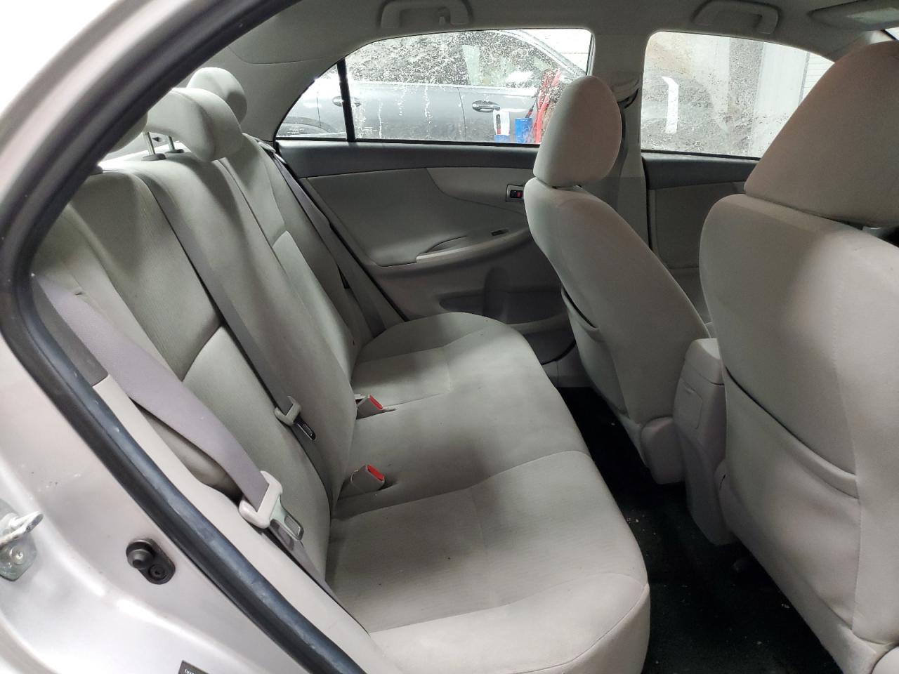 2010 Toyota Corolla - Image 10