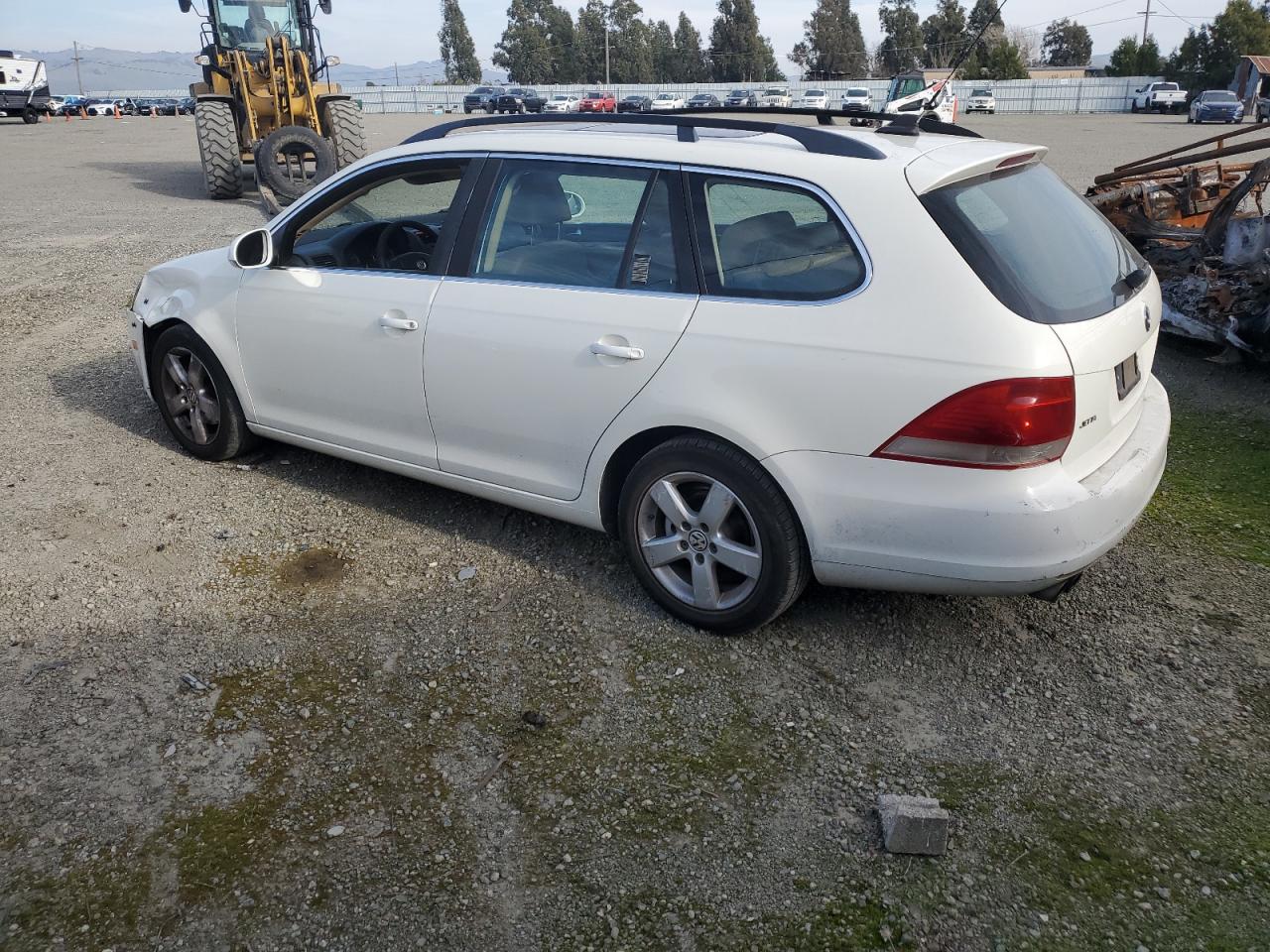 2009 Volkswagen Jetta - Image 2