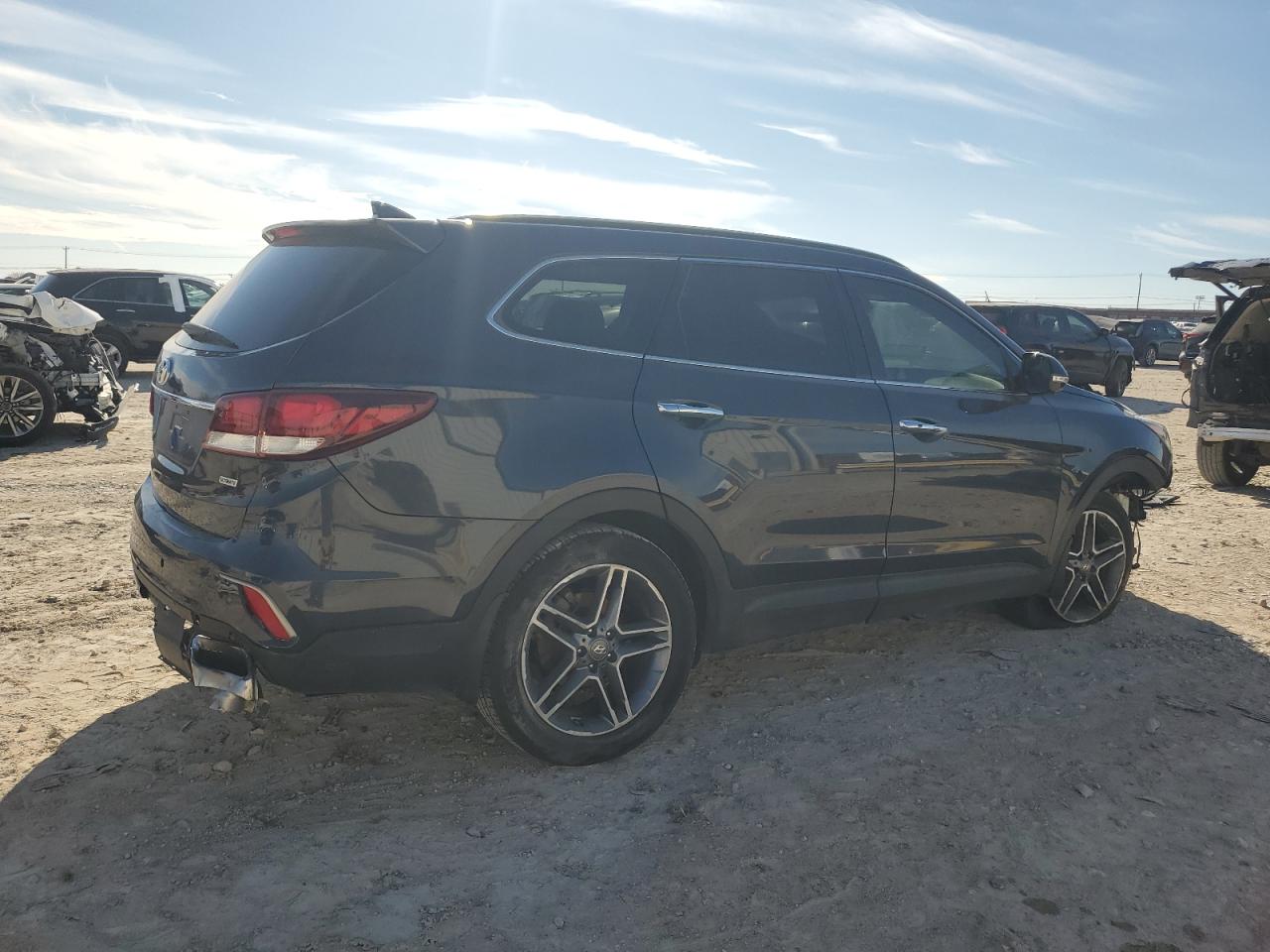 2018 Hyundai Santa Fe - Image 3