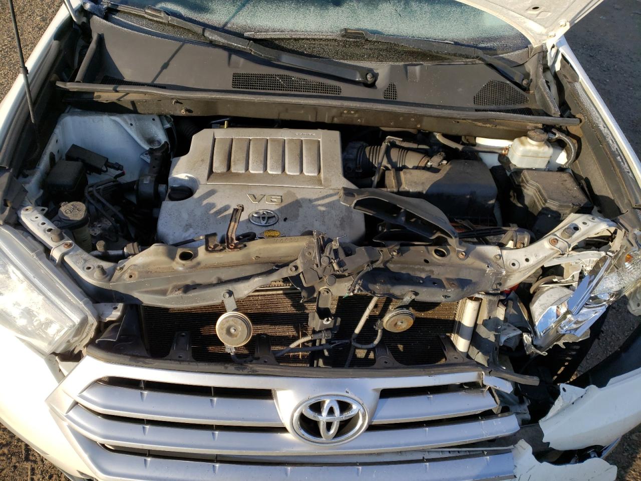 2011 Toyota Highlander - Image 13