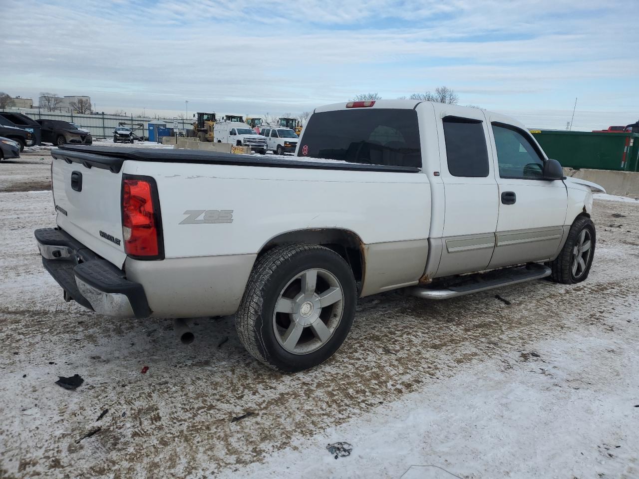 2005 Chevrolet Silverado - Image 3