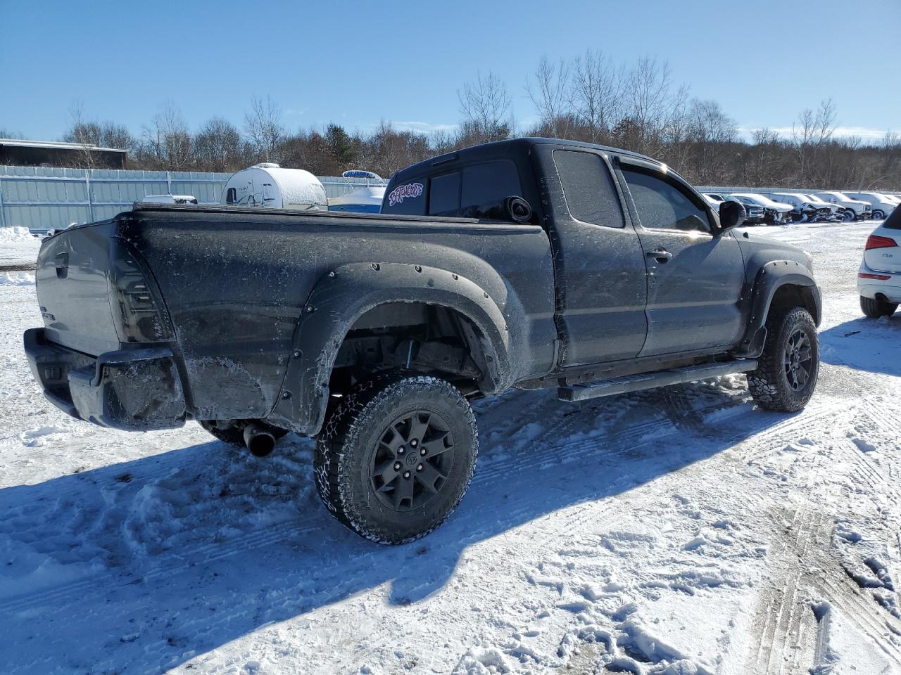 2015 Toyota Tacoma - Image 3