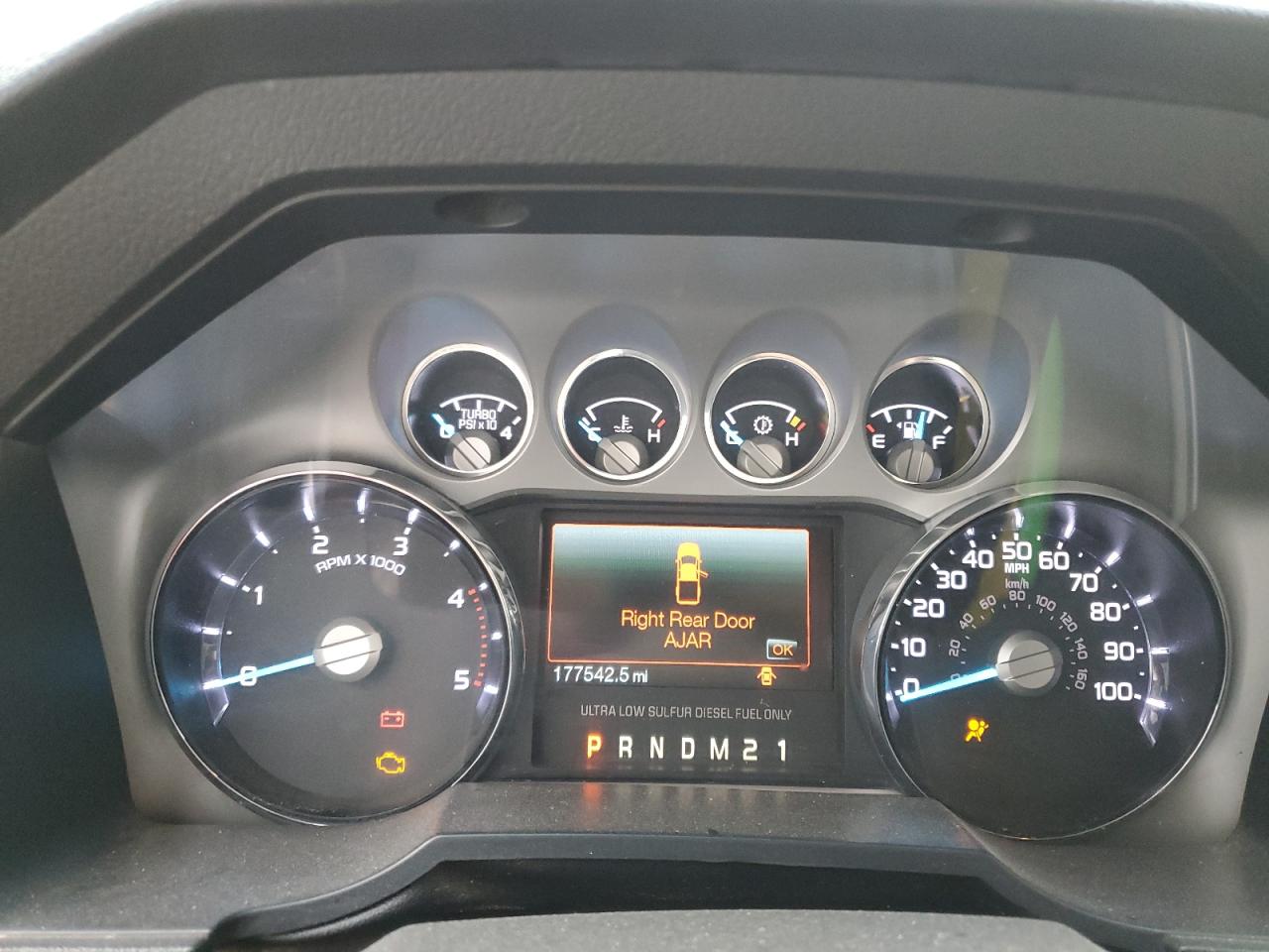 2015 Ford F350 - Image 9