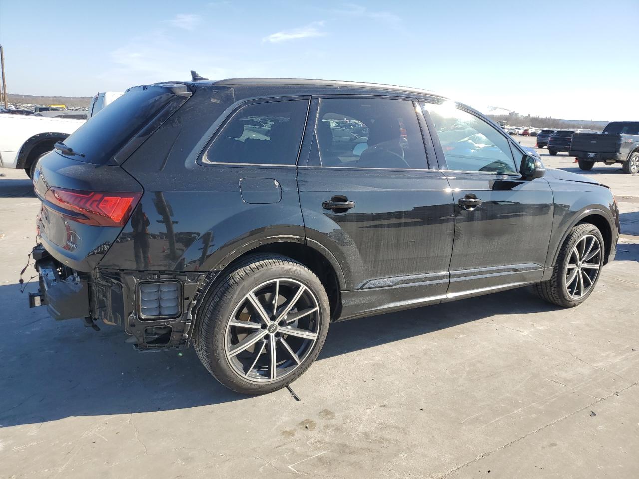 2022 Audi Q7 - Image 3