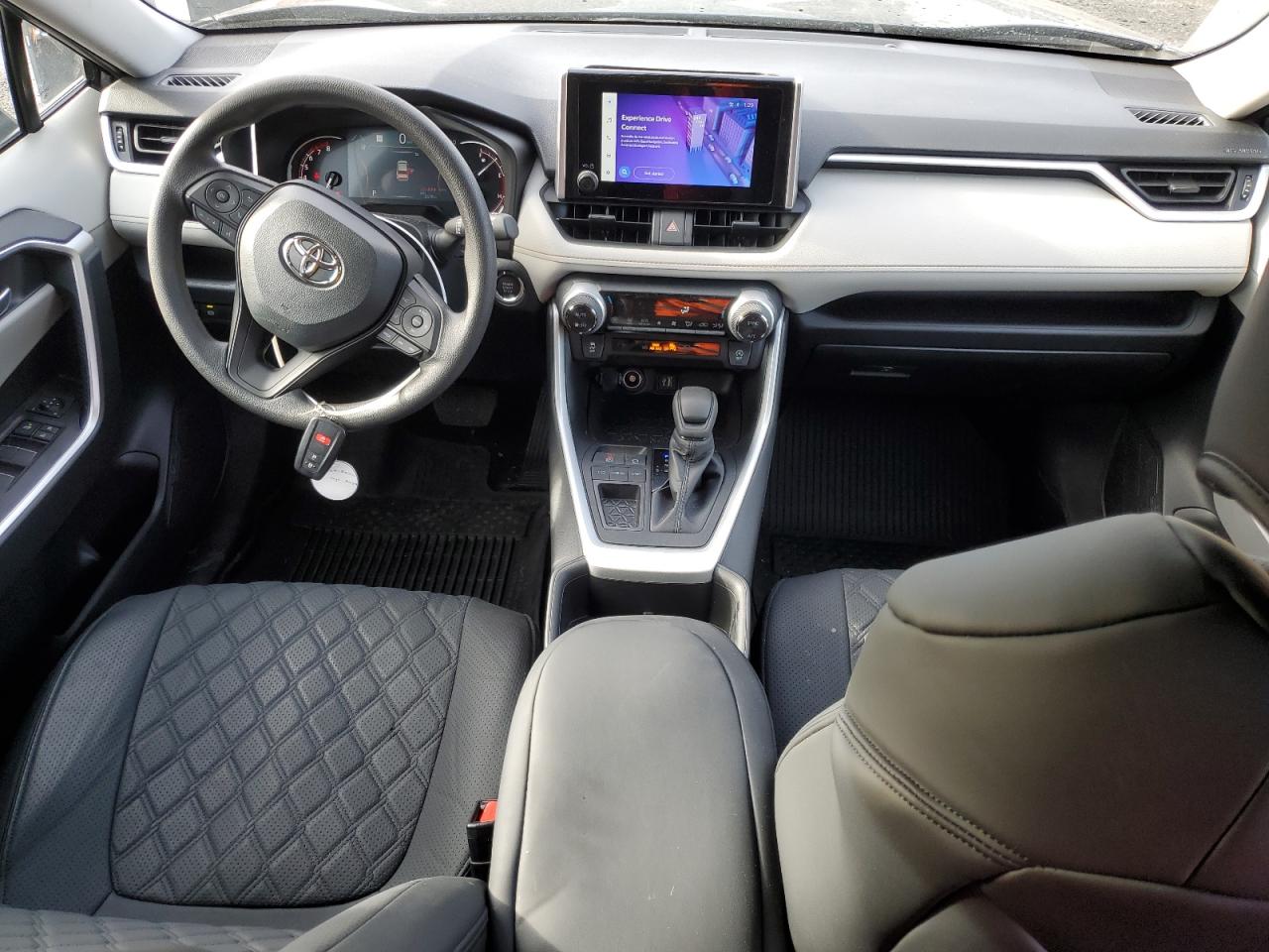 2024 Toyota RAV 4 - Image 8