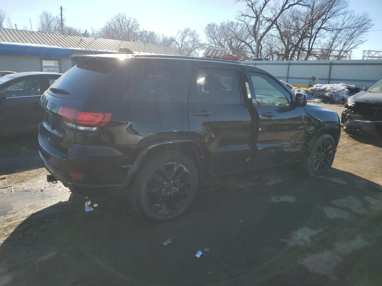 2017 Jeep Grand Cherokee - Image 3