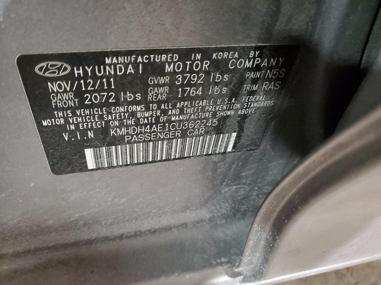 2012 Hyundai Elantra - Image 14