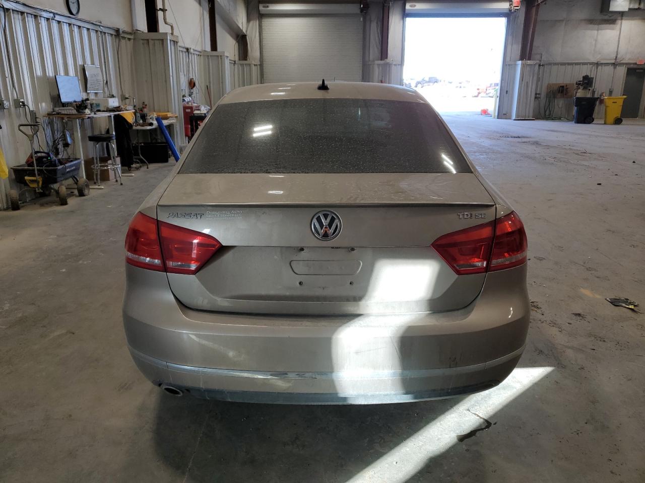 2015 Volkswagen Passat - Image 6