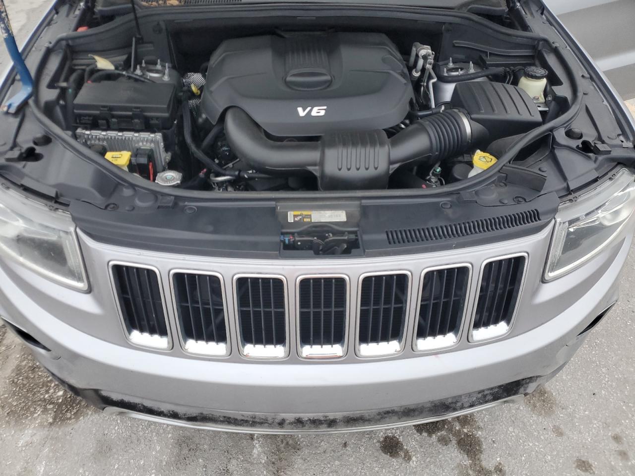 2014 Jeep Grand Cherokee - Image 12