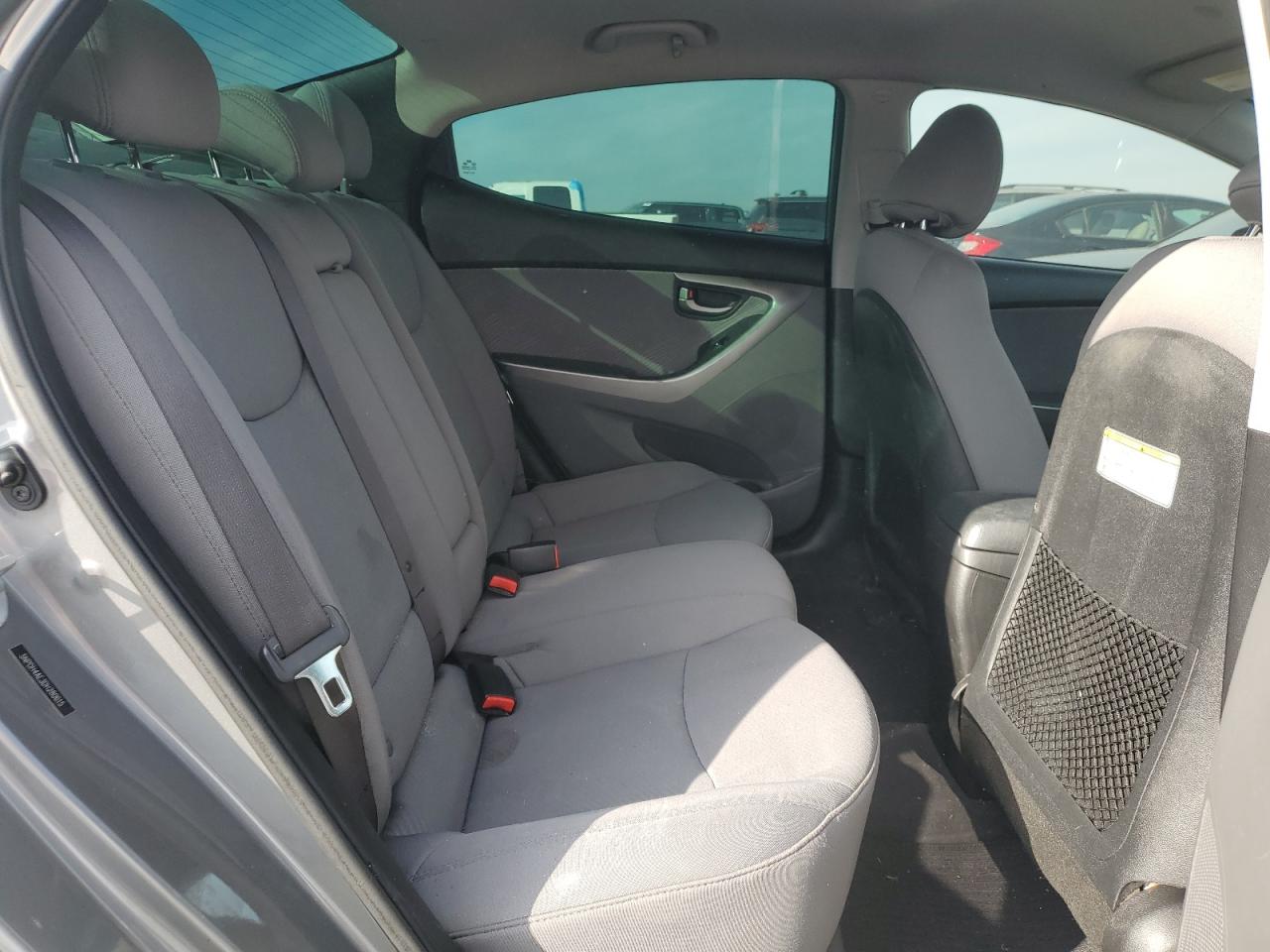 2013 Hyundai Elantra - Image 10