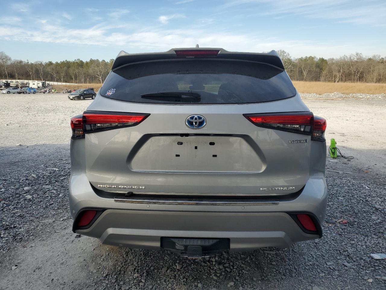 2021 Toyota Highlander - Image 6