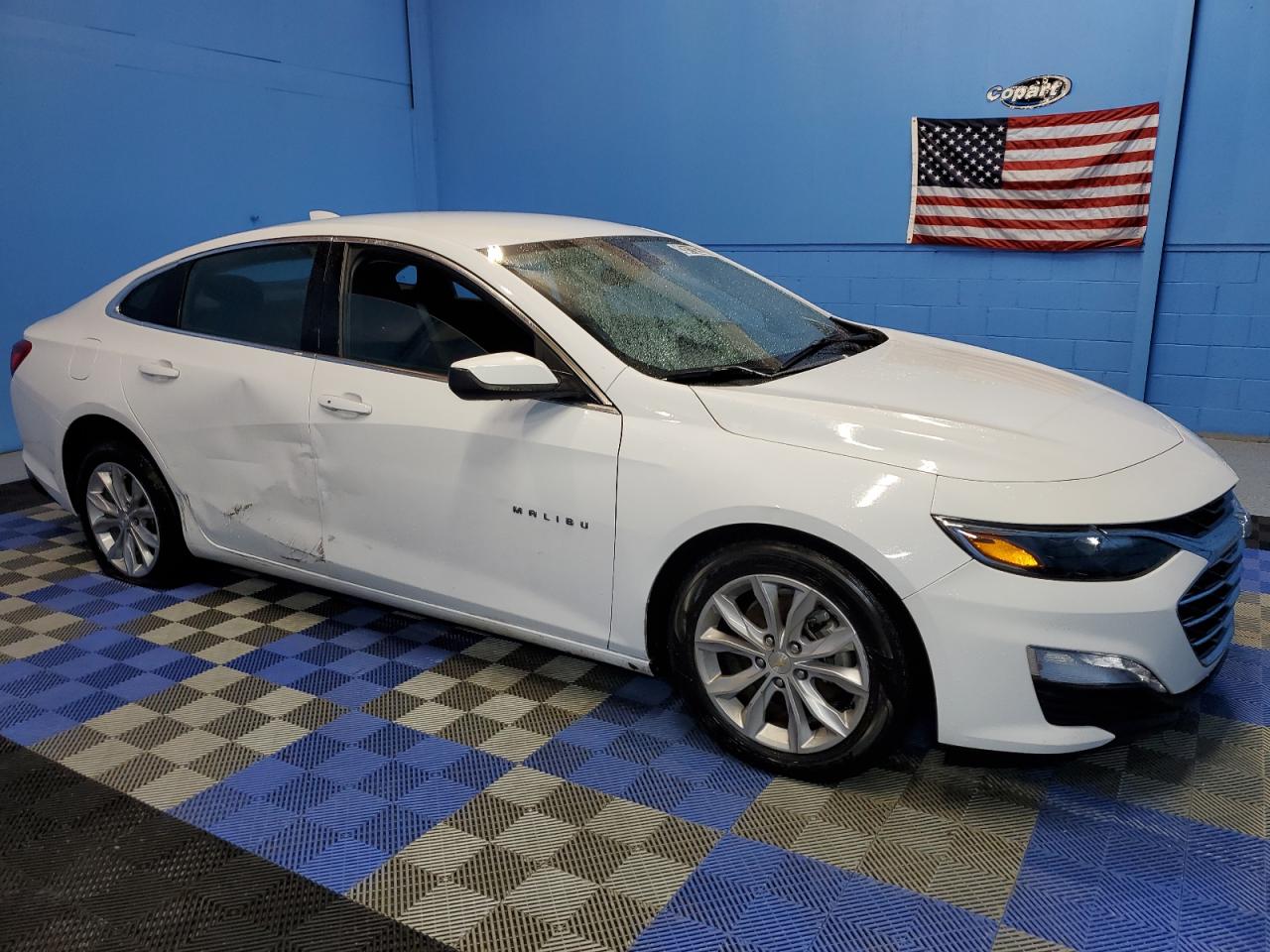 2023 Chevrolet Malibu - Image 4