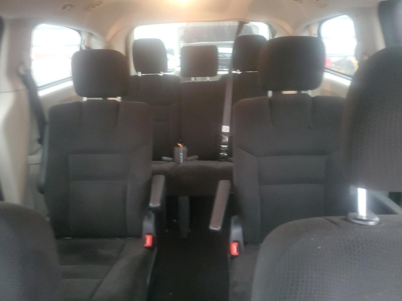 2014 Dodge Caravan - Image 10