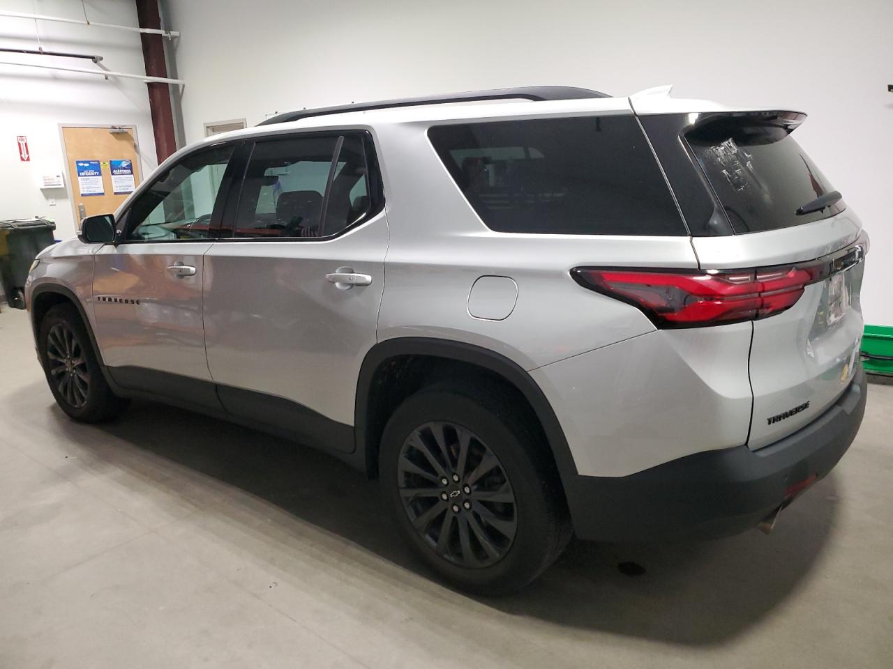 2022 Chevrolet Traverse - Image 2