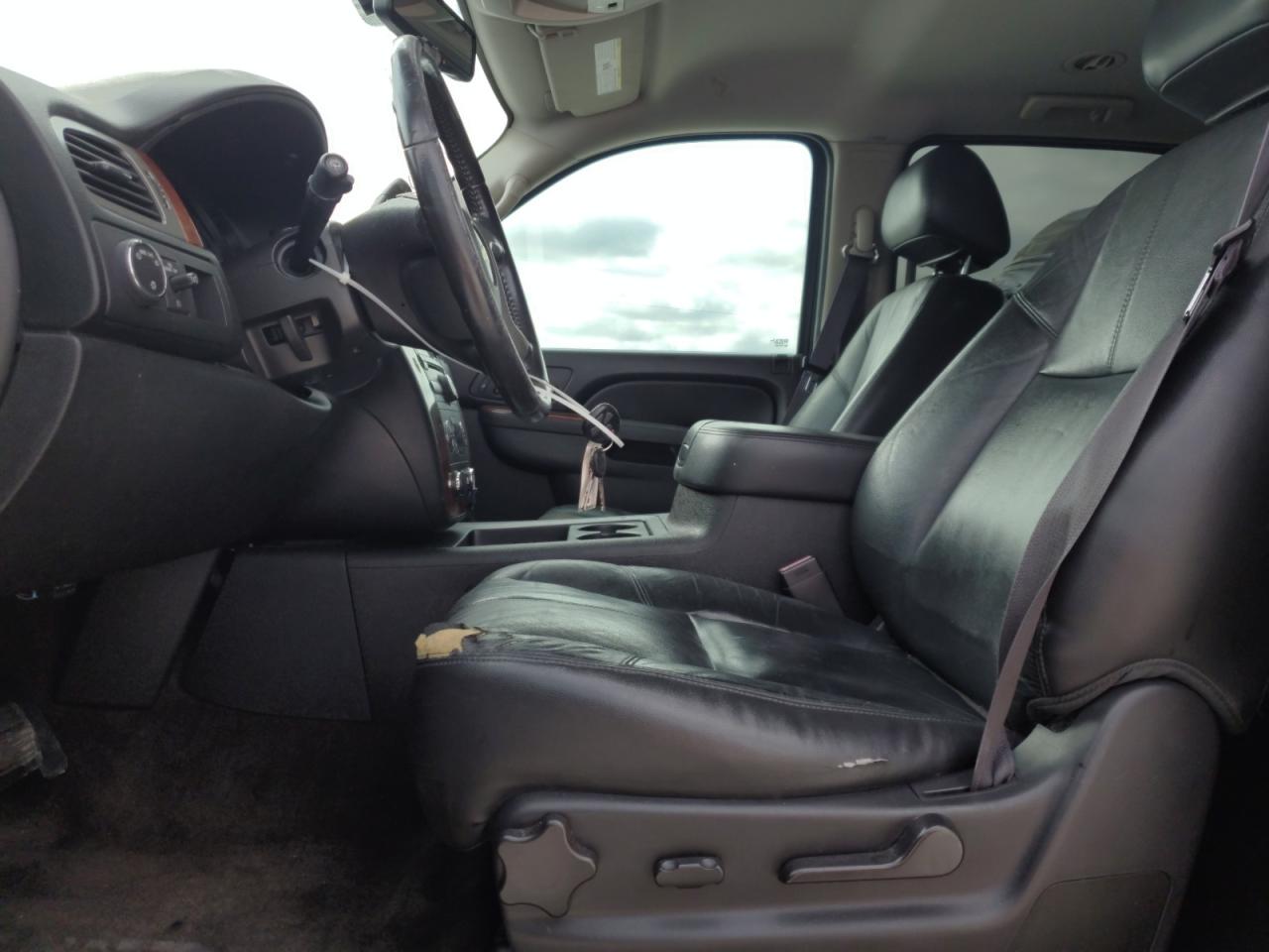 2014 Chevrolet Suburban - Image 7