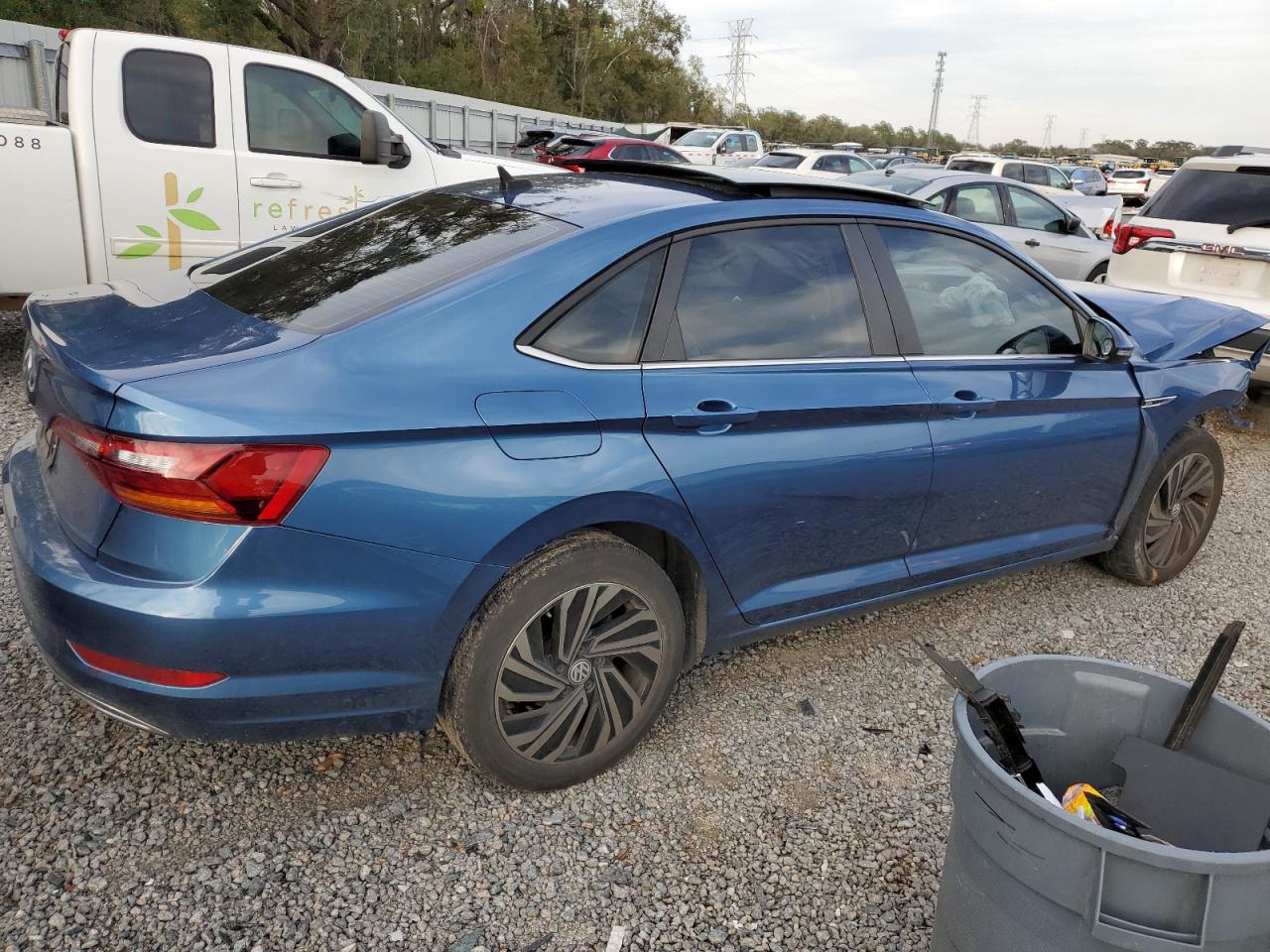 2019 Volkswagen Jetta - Image 3