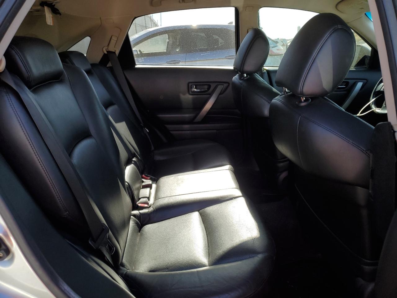 2006 Infiniti FX - Image 11