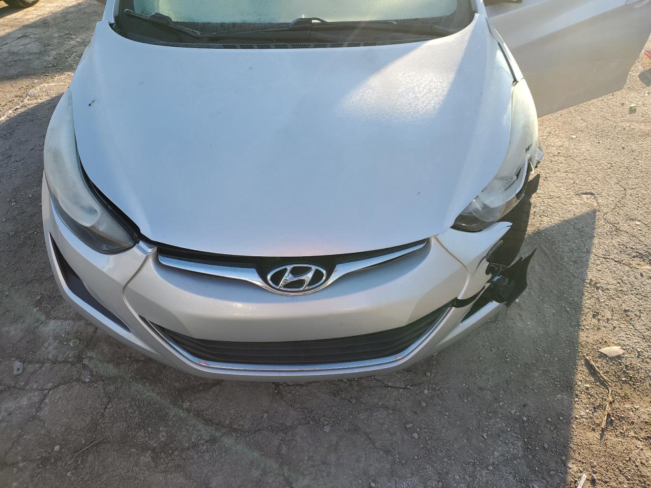 2015 Hyundai Elantra - Image 13