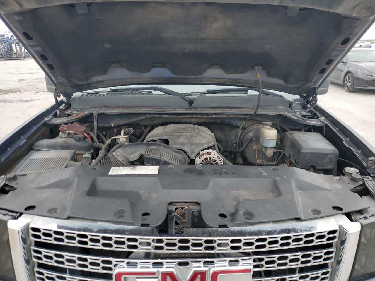2010 GMC Sierra - Image 12