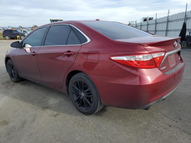  TOYOTA CAMRY 2015 Czerwony