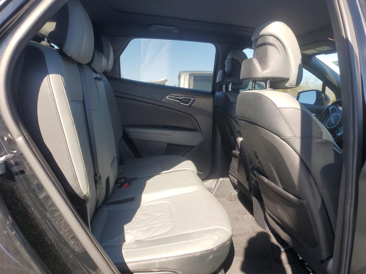 2023 Kia Sportage - Image 11