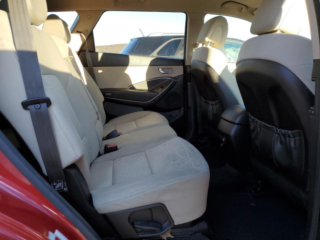 2018 Hyundai Santa Fe - Image 11