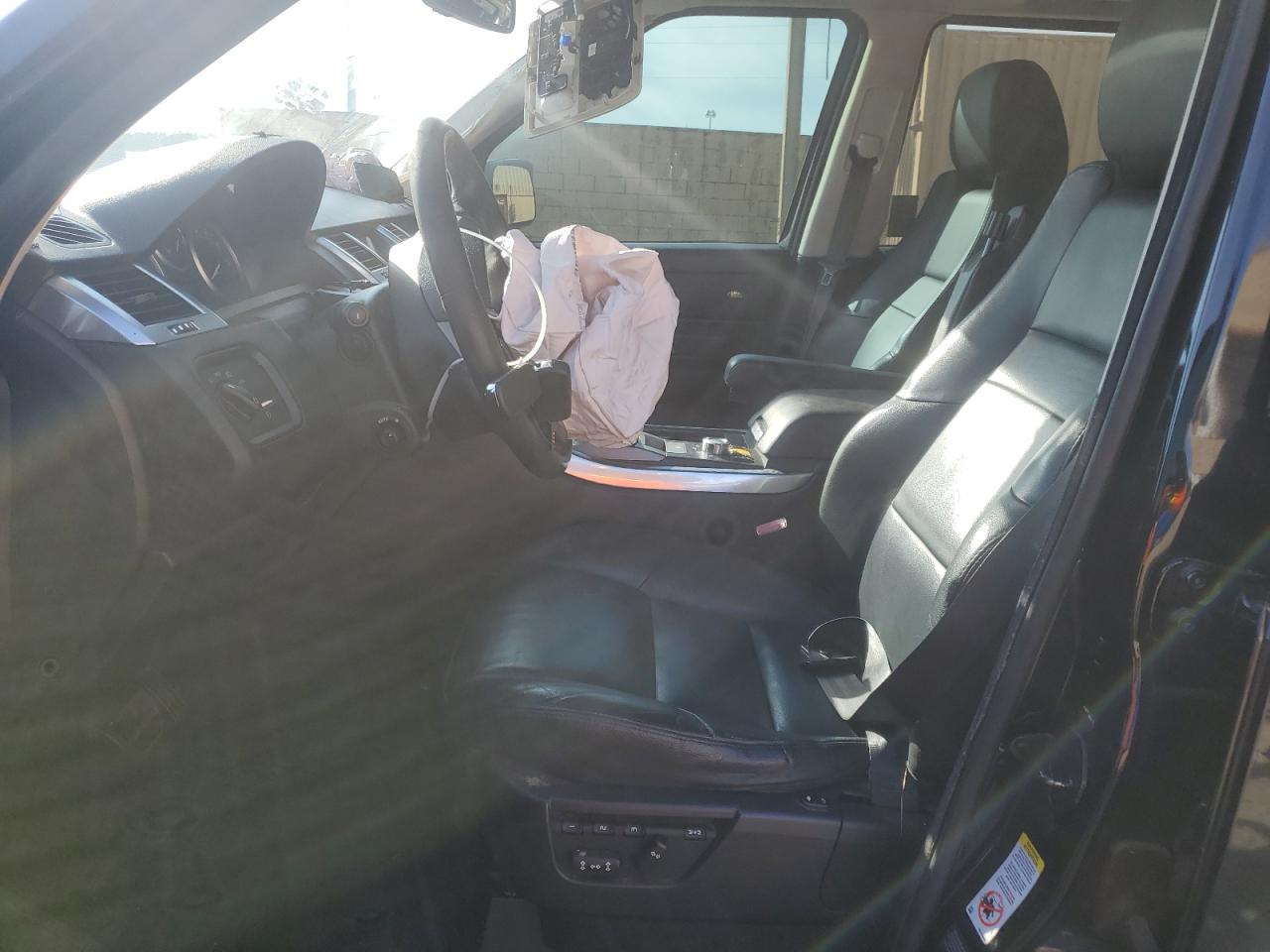 2009 Land Rover Range Rover - Image 7