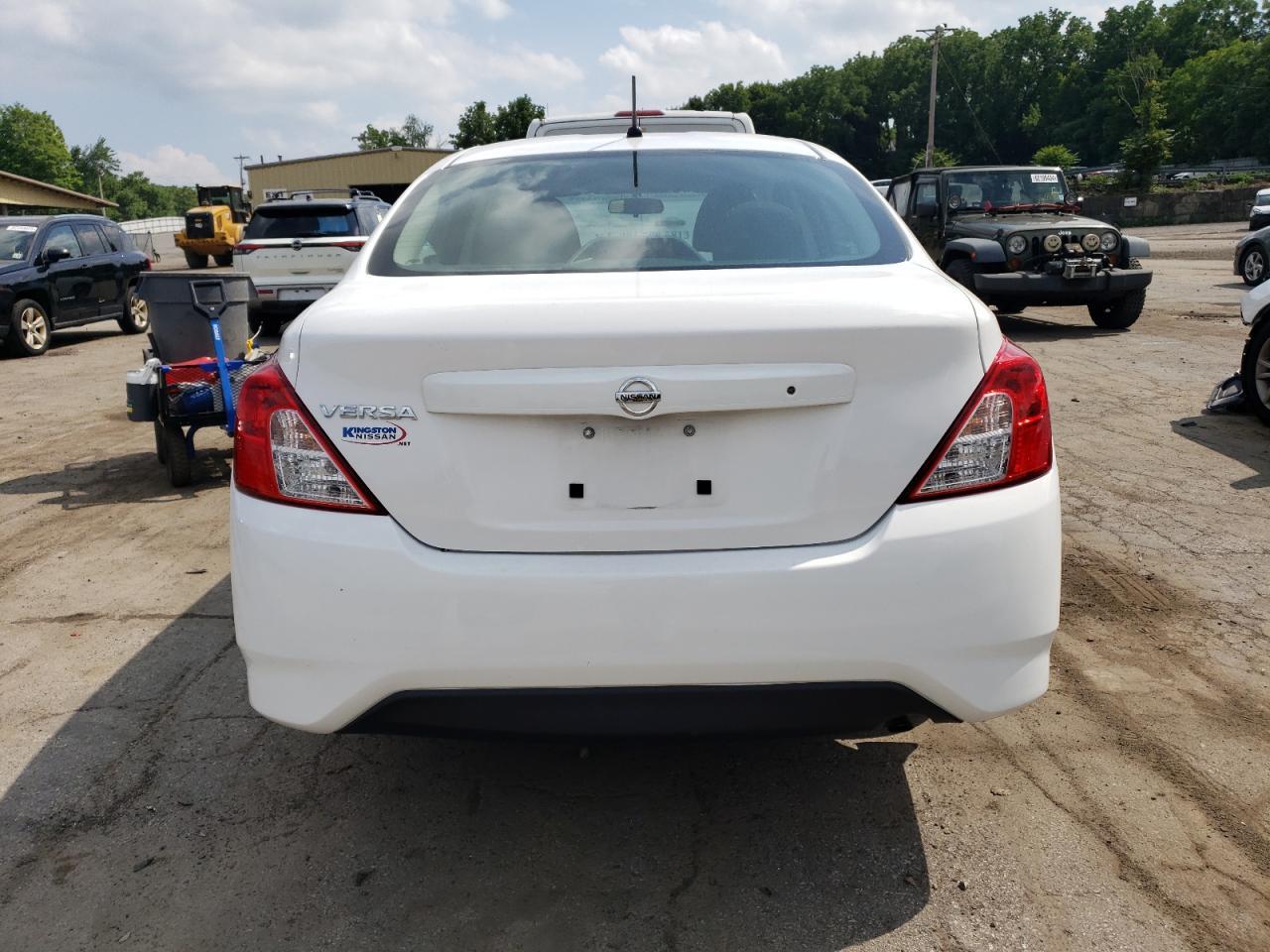 VIN 3N1CN7AP3JL865247 2018 NISSAN VERSA no.6