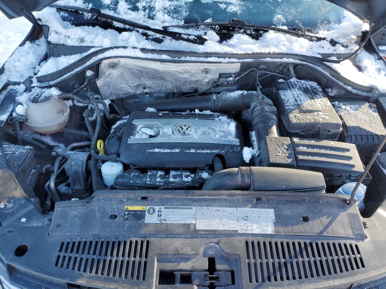 2017 Volkswagen Tiguan - Image 12