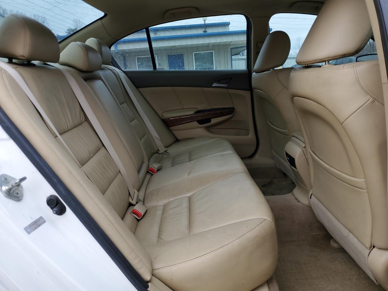 2010 Honda Accord - Image 11