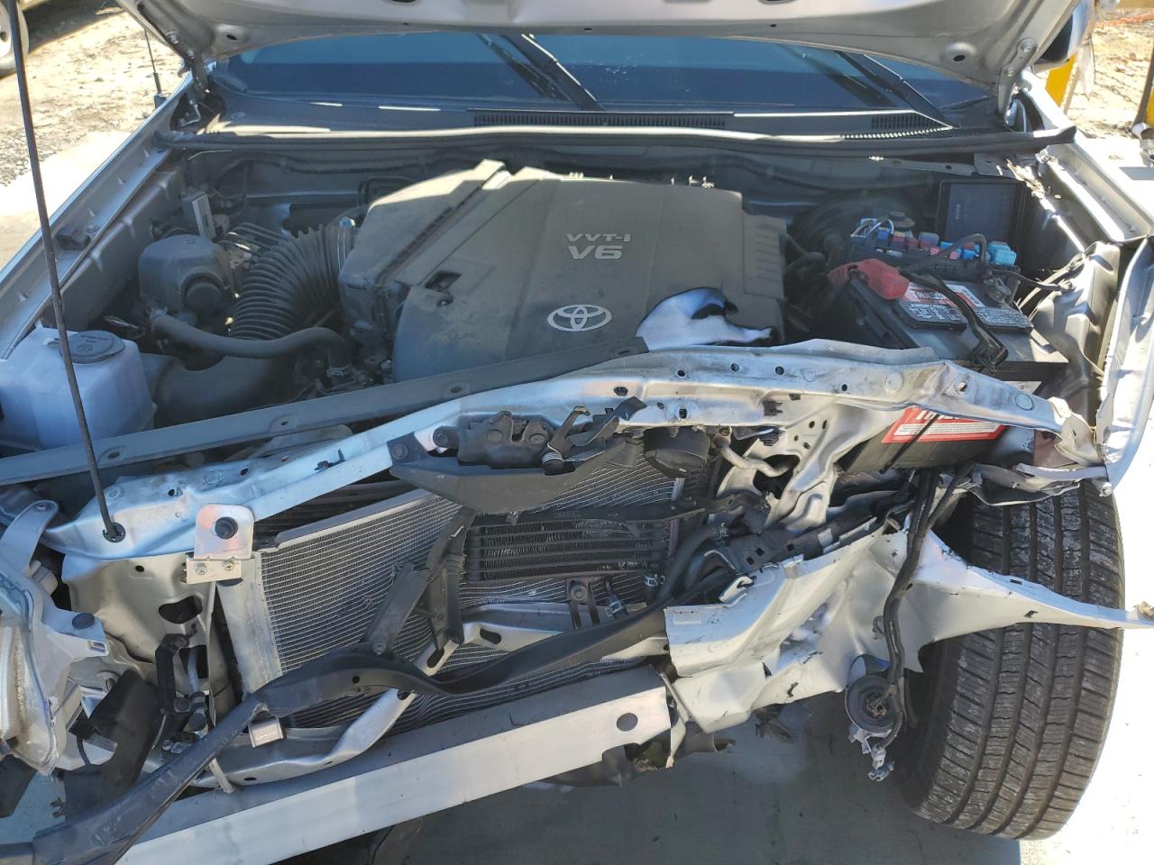 2013 Toyota Tacoma - Image 11