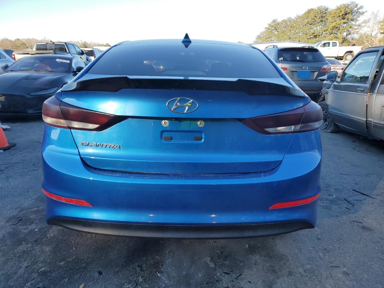 2018 Hyundai Elantra - Image 6
