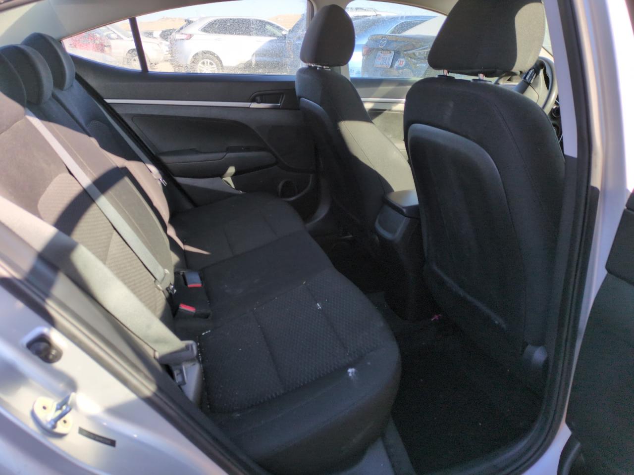 2019 Hyundai Elantra - Image 11
