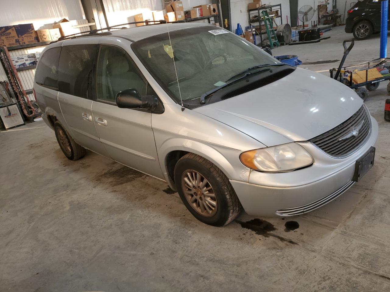 2003 Chrysler Town & Country - Image 4