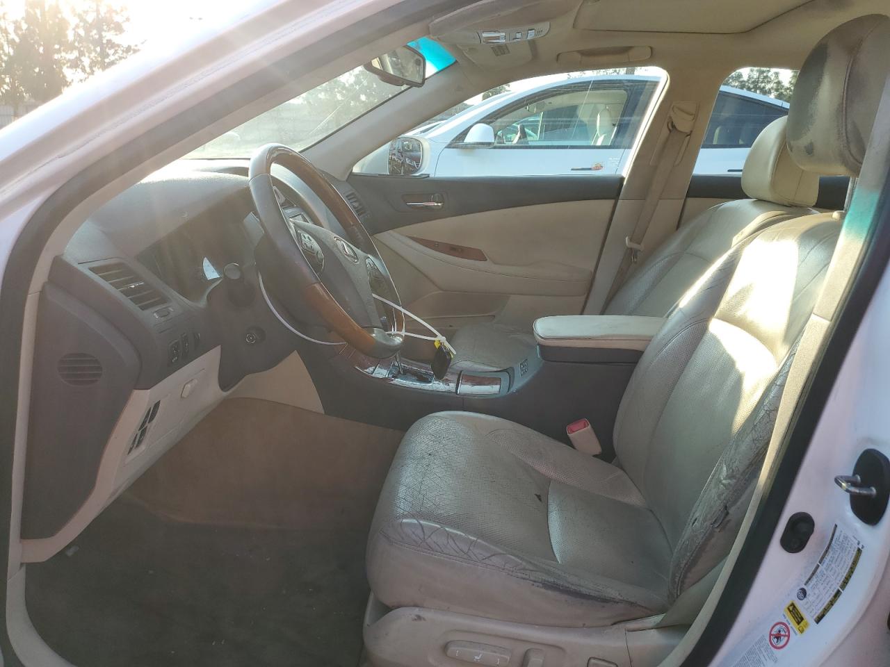 2010 Lexus ES - Image 7