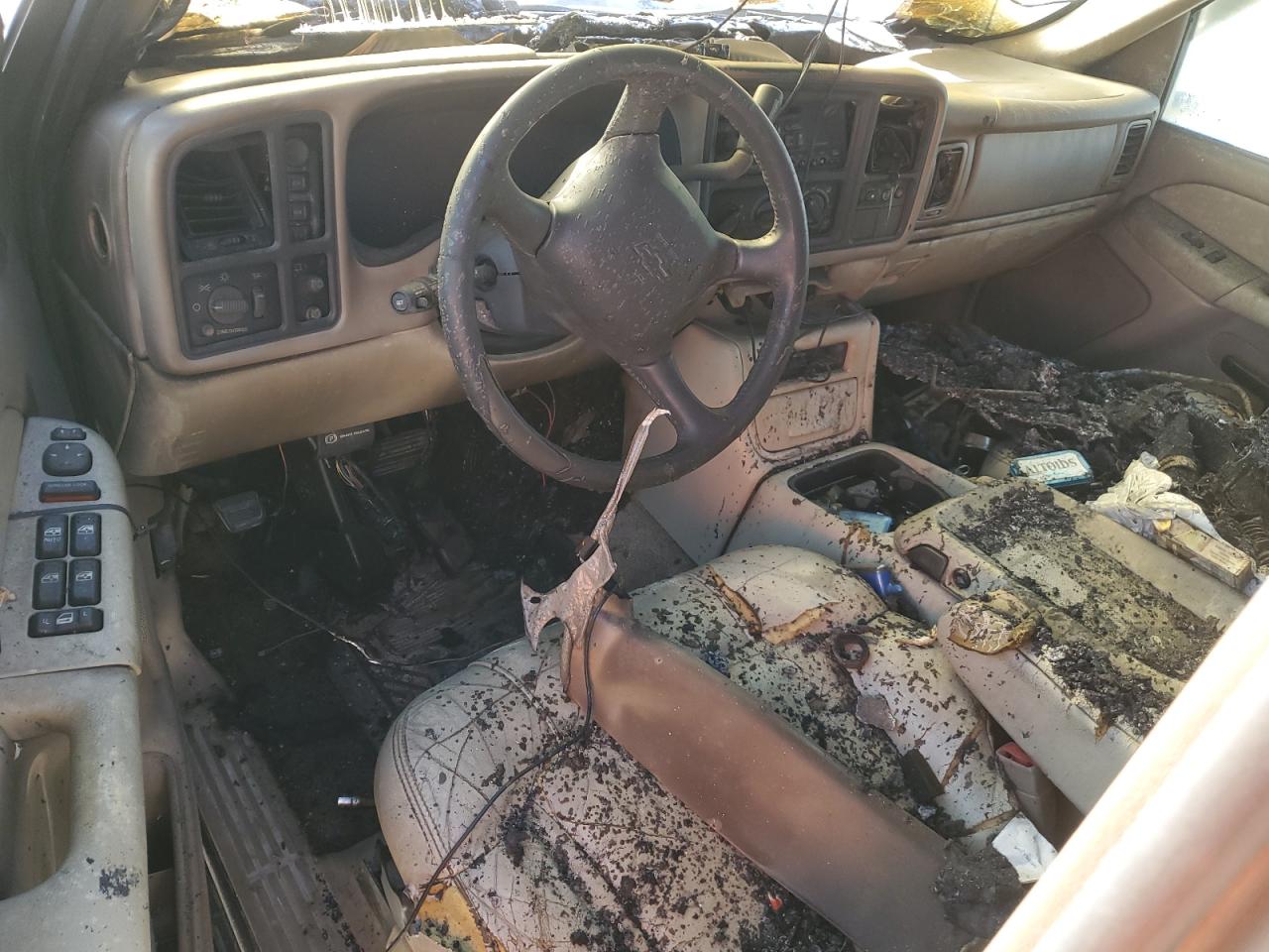 2002 Chevrolet Suburban - Image 8